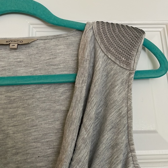 Cute heather grey tank for the summer with sequin detail on left shoulder! - Picture 2 of 4